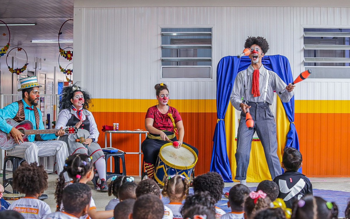 O espet&aacute;culo animou alunos e funcion&aacute;rios da creche F&aacute;tima Nunes