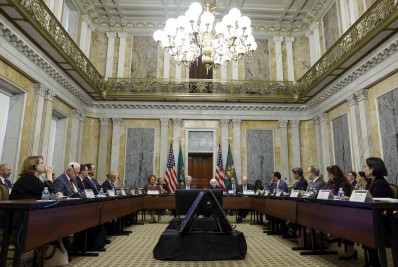 Estados Unidos sancionam três empresas por venda de petróleo à Coreia do Norte