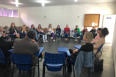Odontólogos participam de roda de conversa sobre processo de trabalho