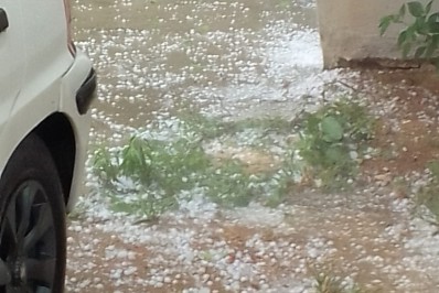 Prefeitura dará auxílio de R$ 2 mil para atingidos pela chuva de granizo