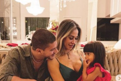 Após separação, Arthur Aguiar se manifesta: 'Seremos pra sempre uma família'