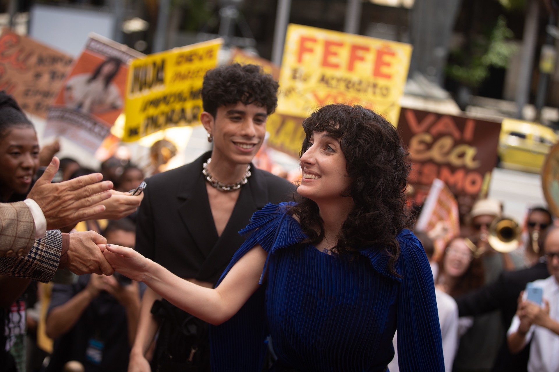 Clarice Falcão vive Fefê, uma influenciadora digital que é eleita governadora do Rio em série - LAURA SIERVI / Divulgação