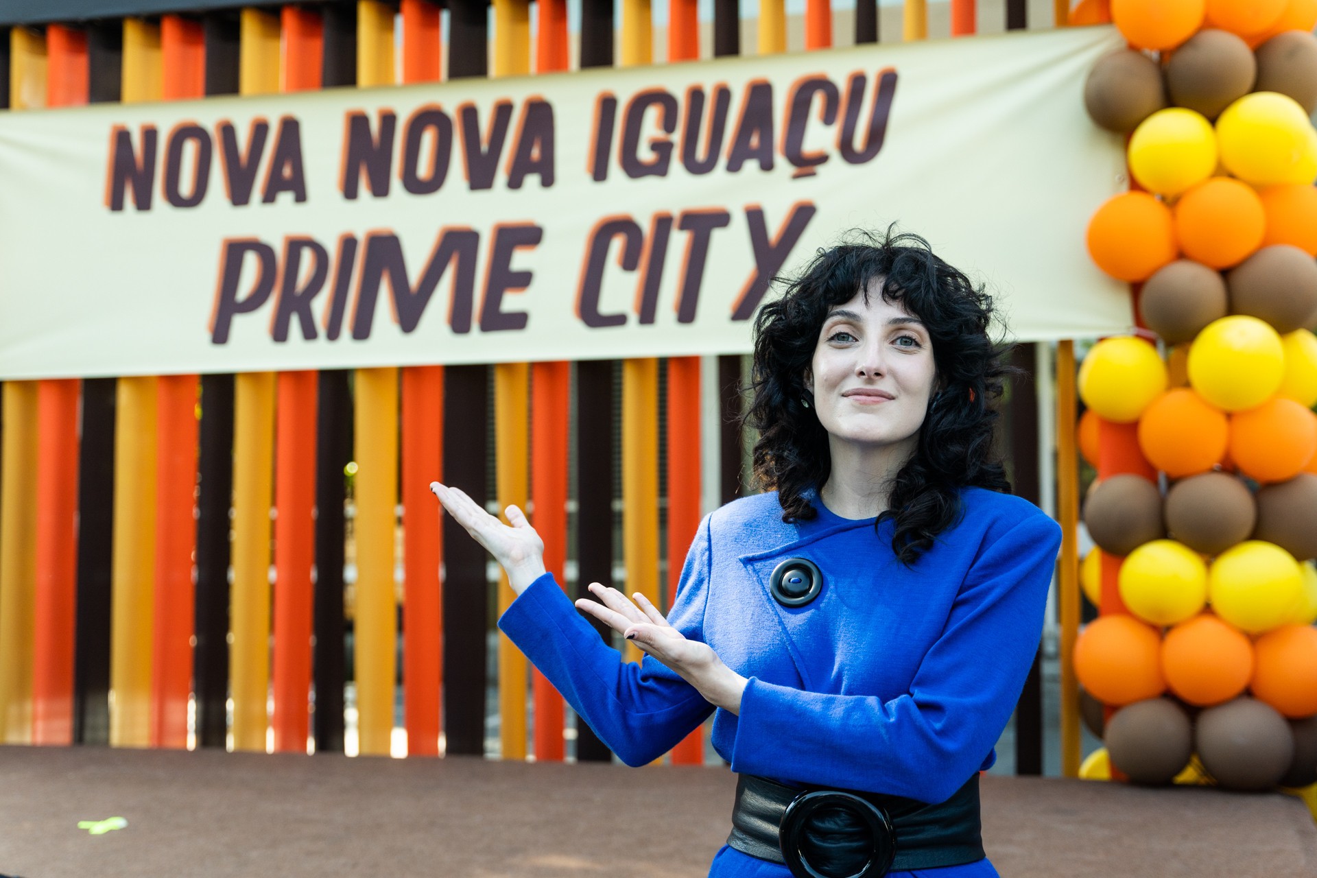 Clarice Falcão vive Fefê, uma influenciadora digital que é eleita governadora do Rio em série - Laura Campanella / Divulgalção