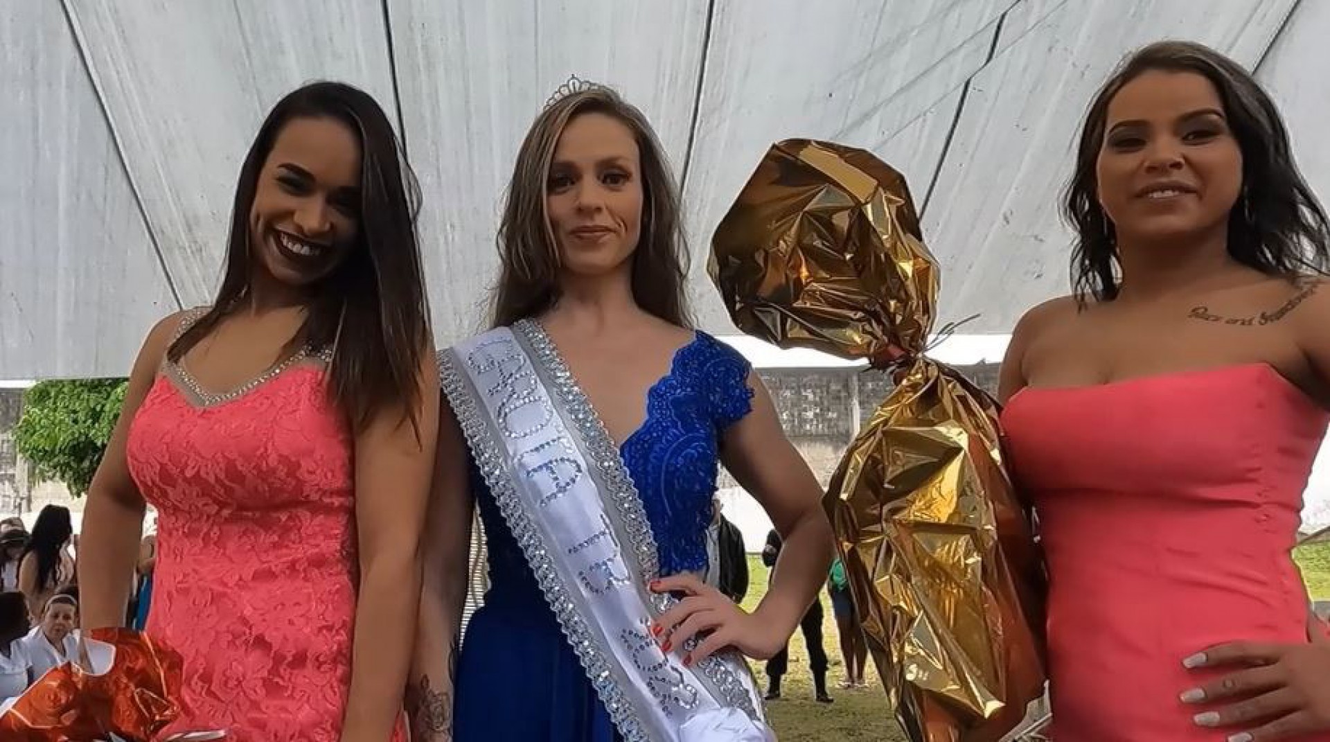 Na foto, Jucielen Wender, que levou a faixa, a vice-campeã Denise Gayer e a terceira colocada, Tayonara Pereira
 - Divulgação