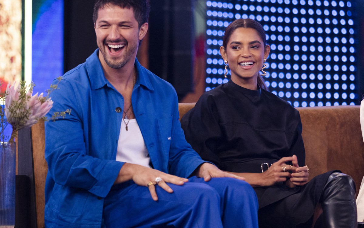 Estrelas de 'Travessia', Romulo Estrela e Lucy Alves marcam presença no 'Domingão' - Globo/Victor Pollak