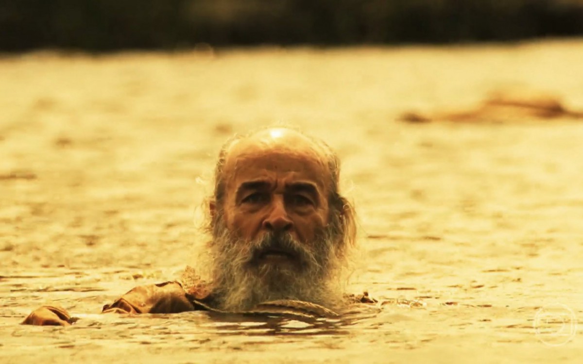 No último capítulo de 'Pantanal', o Velho do Rio (Osmar Prado) afunda e é substituído pelo filho, Zé Leôncio (Marcos Palmeira) - Reprodução/TV Globo