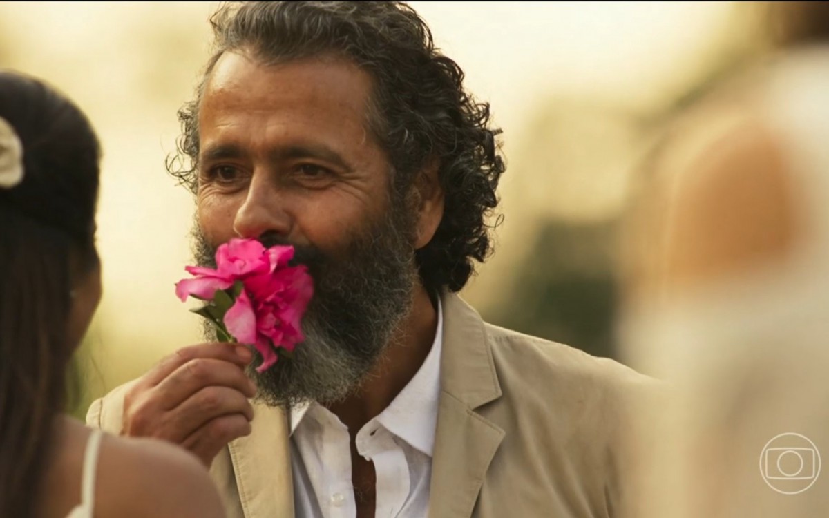 Zé Leôncio (Marcos Palmeira) e Filó (Dira Paes) se casaram no último capítulo de 'Pantanal' - Reprodução/TV Globo