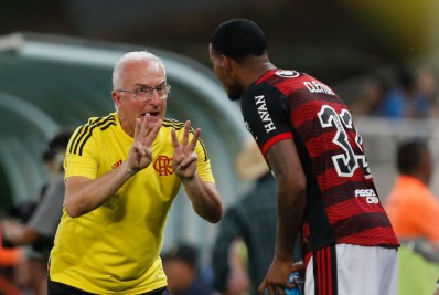 Dorival descarta favoritismo do Flamengo nas finais