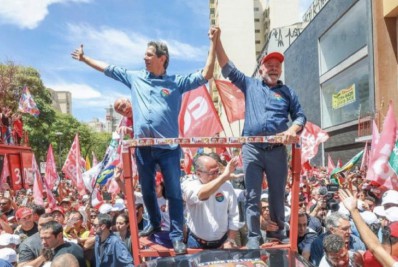 Em comício, Lula diz que Bolsonaro 'tira dinheiro da educação para colocar no orçamento secreto'