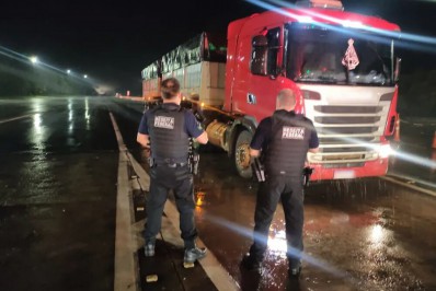 PF e Receita apreendem 450 mil maços de cigarros contrabandeados em SP