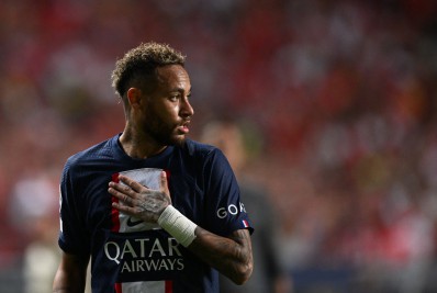 Técnico do Paris Saint-Germain exalta profissionalismo de Neymar