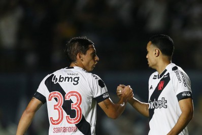 Sarrafiiore celebra voltar a jogar pelo Vasco após um ano: 'Espero retribuir'
