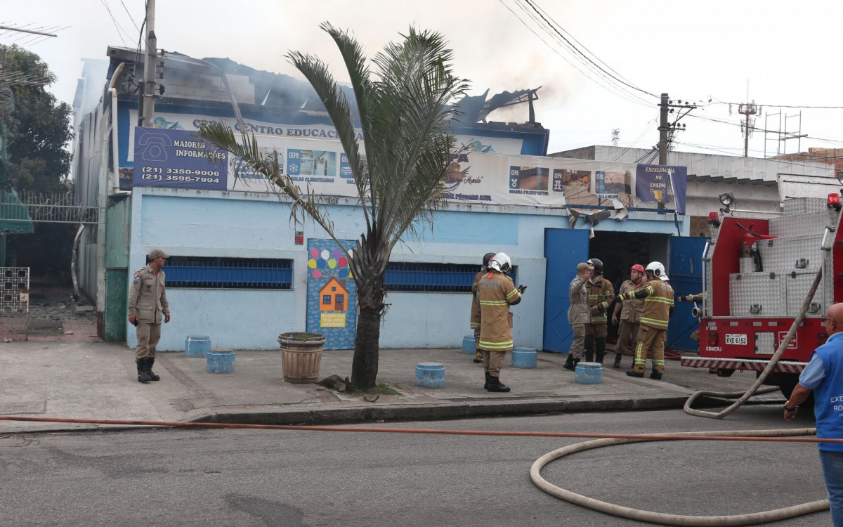 Inc&ecirc;ndio na creche Jardim Escola P&aacute;ssaro Azul, em Turia&ccedil;u, nesta segunda-feira (10).
