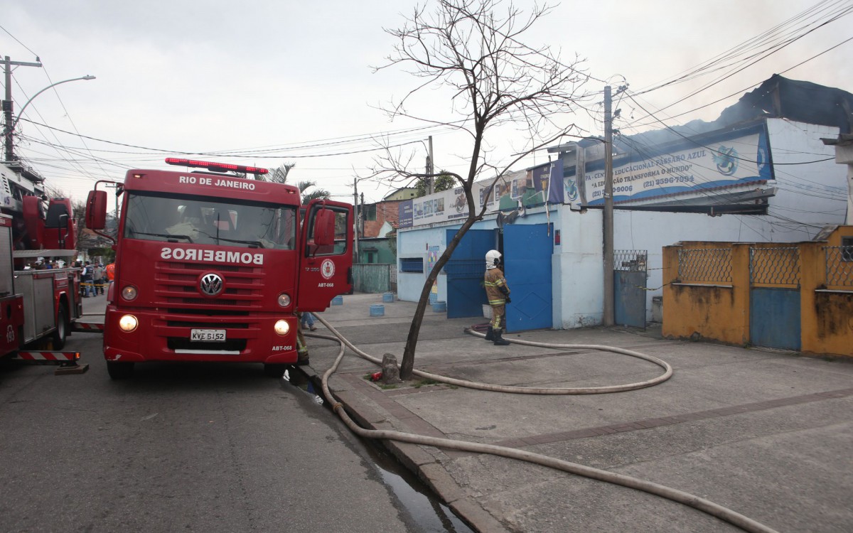 Inc&ecirc;ndio na creche Jardim Escola P&aacute;ssaro Azul, em Turia&ccedil;u, nesta segunda-feira (10).
