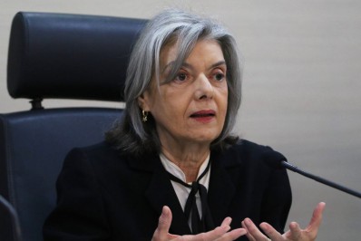 TSE manda apagar vídeo que retoma fake news sobre cartilha erótica do PT