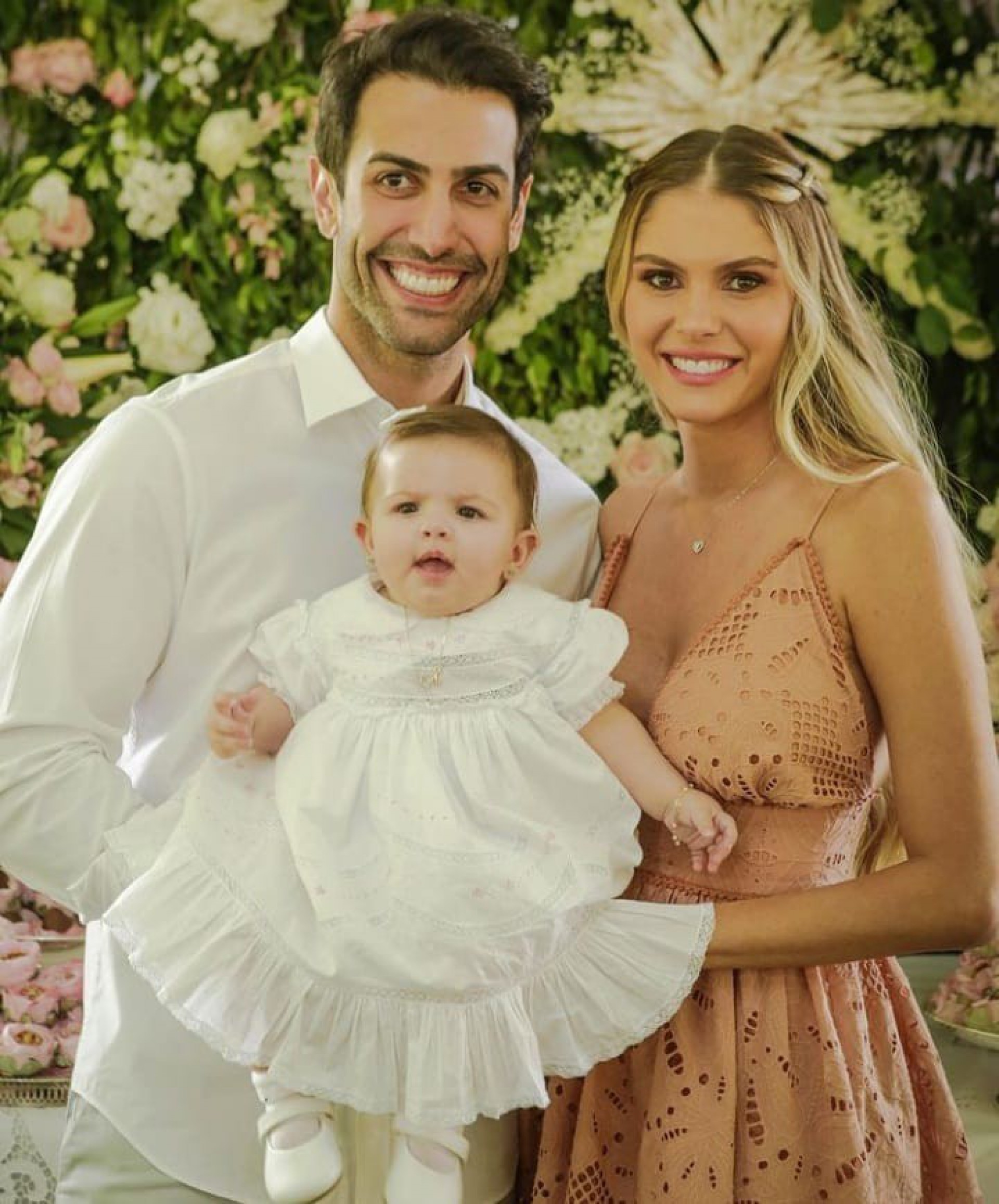 Bárbara Evans, Gustavo Theodoro e a filha, Ayla - Reprodução/Instagram