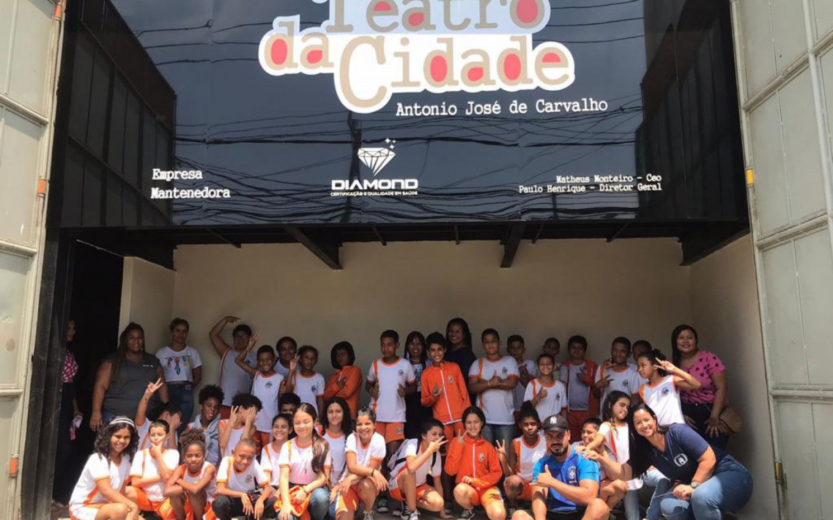 A ida ao Teatro da Cidade faz parte das comemora&ccedil;&otilde;es da Semana da Crian&ccedil;a