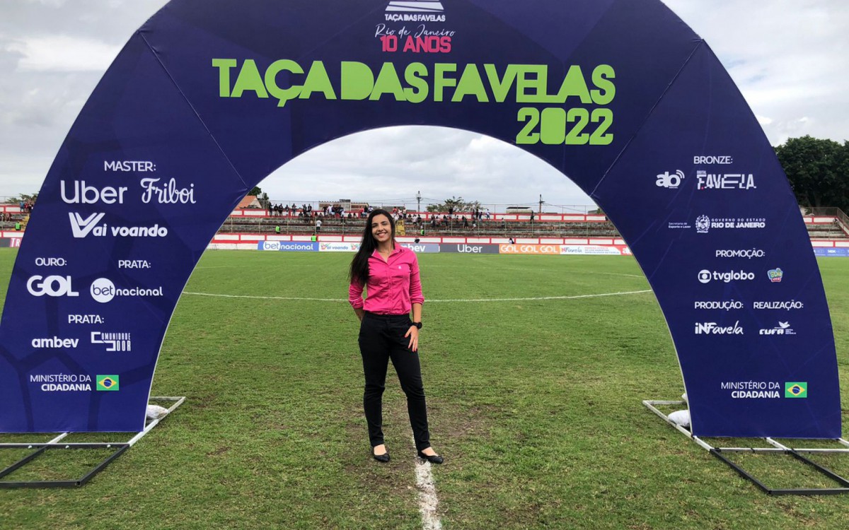 A &aacute;rbitra se destacou na final da Ta&ccedil;a das Favelas com uma atua&ccedil;&atilde;o segura