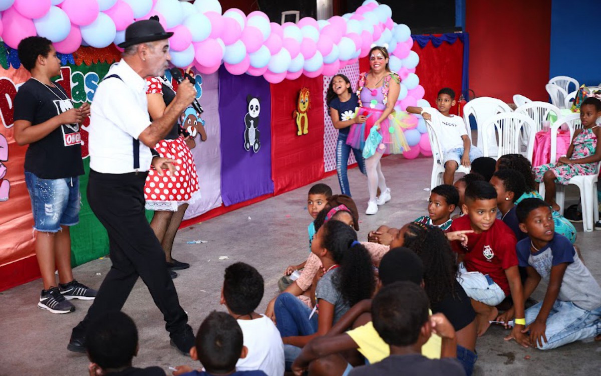 As crian&ccedil;as participaram de brincadeiras e se divertiram durante todo o dia