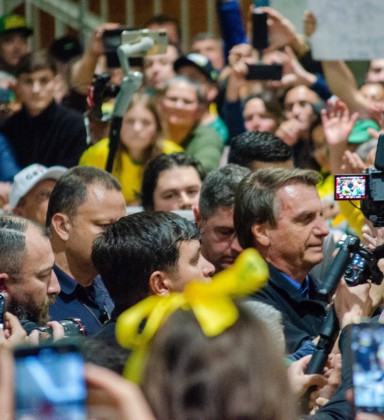 Campanha de Bolsonaro coloca em xeque ida a próximos debates