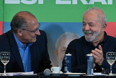 Alckmin promete IVA no lugar de cinco impostos caso Lula seja eleito