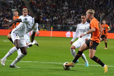 Com gol nos acréscimos, Real Madrid arranca empate com o Shakhtar Donetsk pela Liga dos Campeões