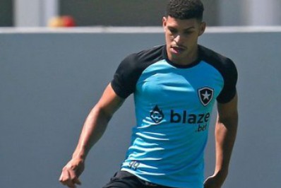 Luis Henrique enxerga volta por cima do Botafogo e exalta Luís Castro: 'Tem me dado confiança'