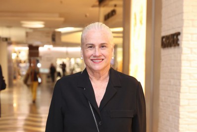 Vera Holtz e Marieta Severo prestigiam pré-estreia de peça no Rio