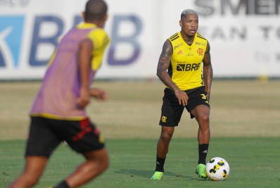 Marinho se diz feliz no Flamengo e recorda apoio na chegada de Dorival: 'Me motivou'