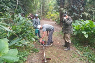 Funcionários da Secretaria de Serviços Públicos participam de capacitação em operação de roçadeiras