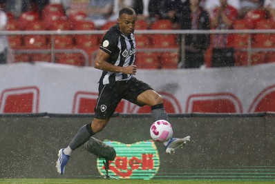 Marçal comemora sequência de vitórias do Botafogo fora de casa: 'Excelente excursão'