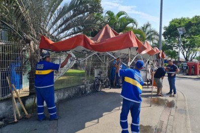 Prefeitura remove dez comércios irregulares em praça na Zona Oeste
