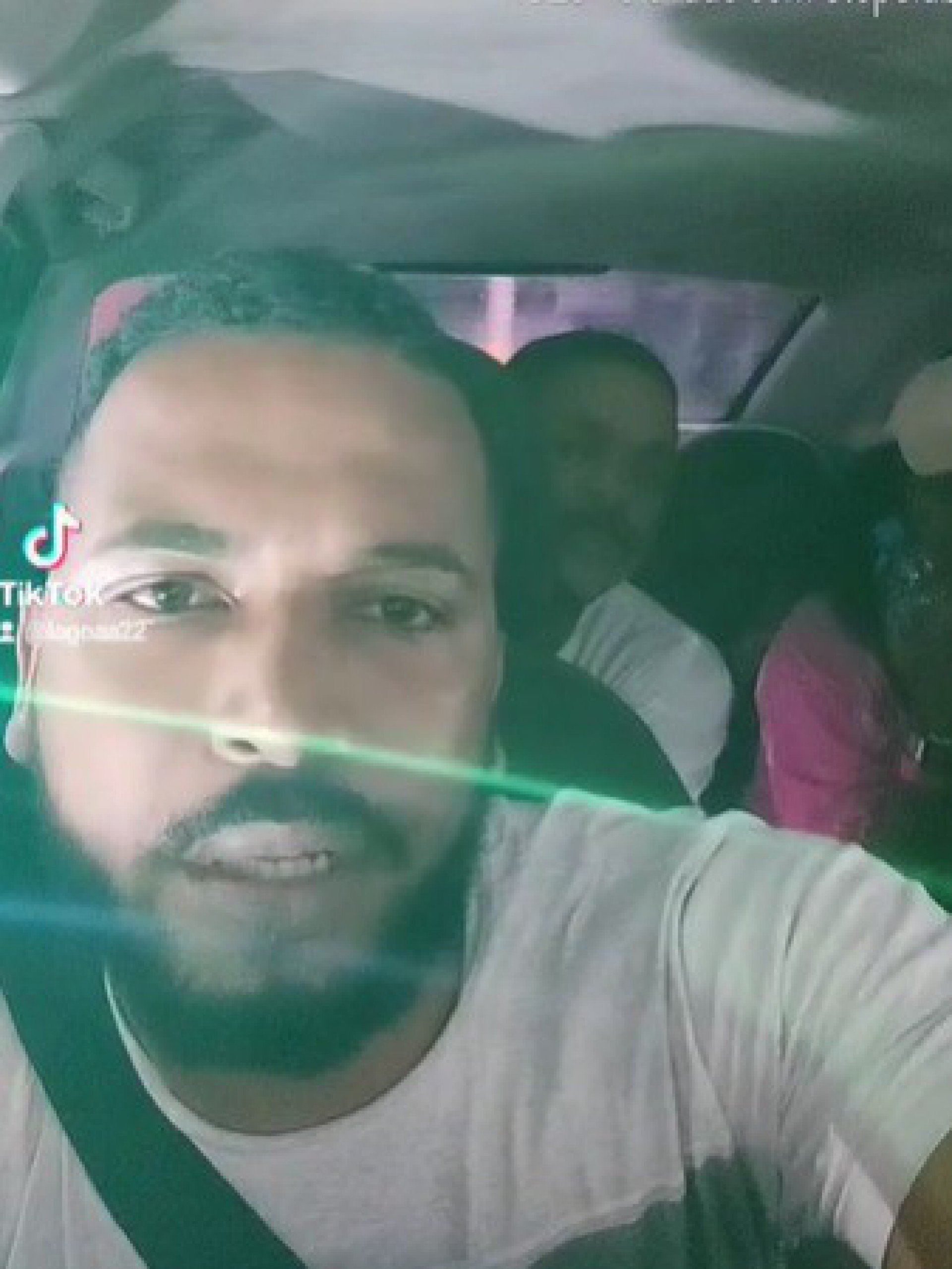 Câmera de segurança grava discussão entre motorista e passageiro que agrediu Adriano com um soco no rosto - Reprodução/Redes sociais