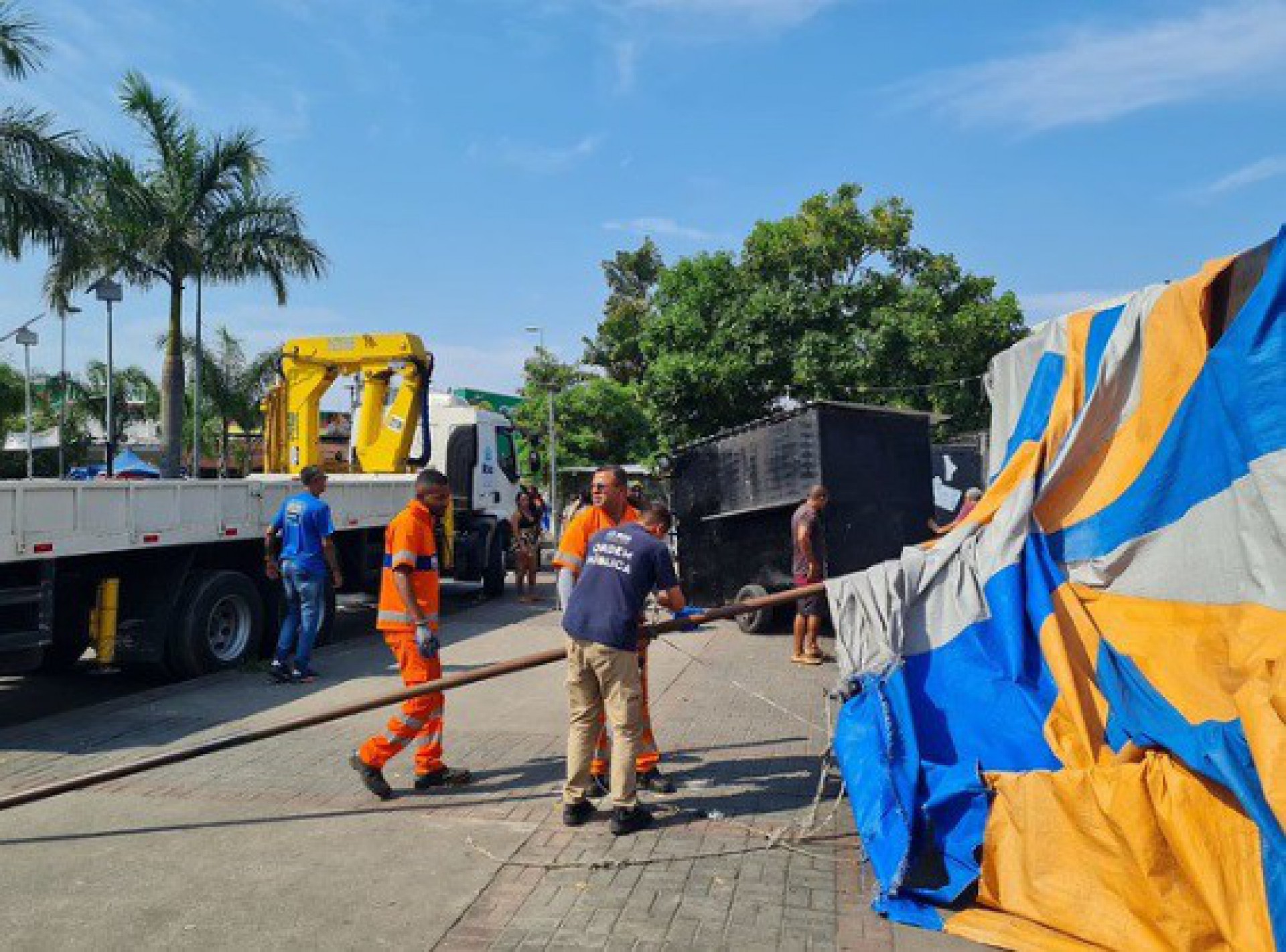 Seop remove instalações irregulares no bairro de Cosmos - Divulgação