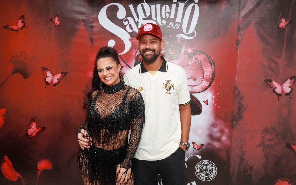 Viviane Ara&uacute;jo e Guilherme Milit&atilde;o na quadra do Salgueiro