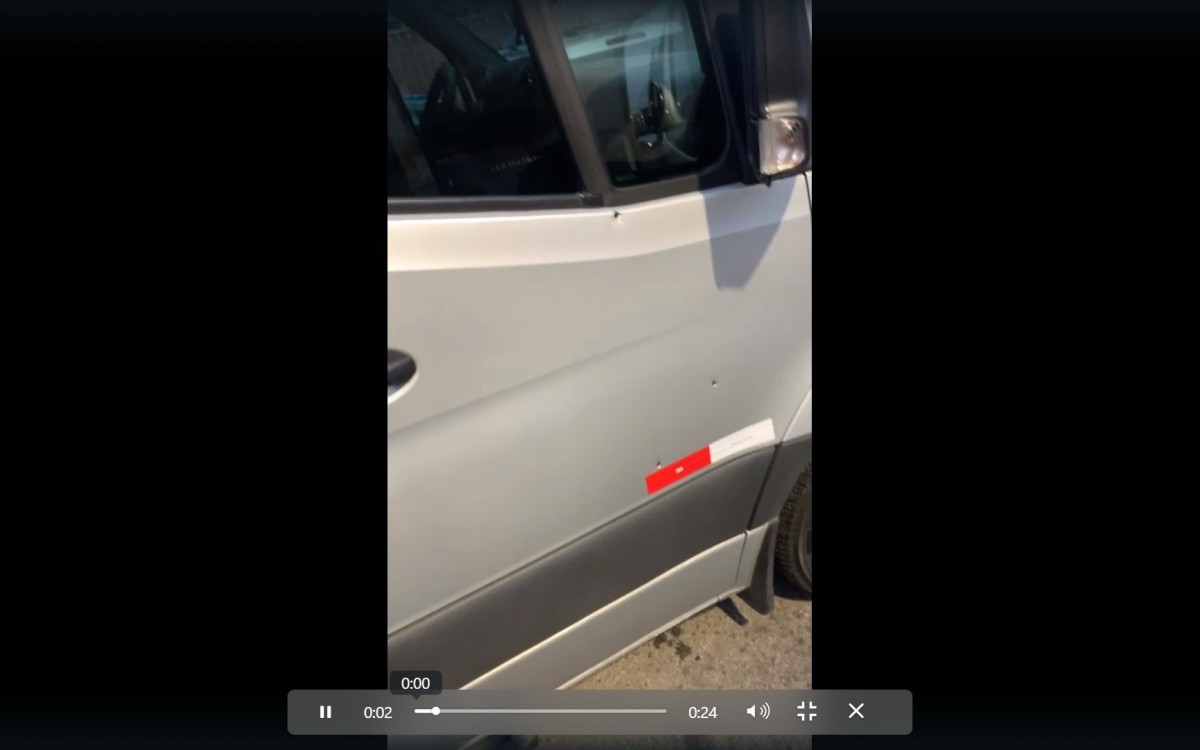 Van do funkeiro Biel do Furduncinho &eacute; atacada a tiros