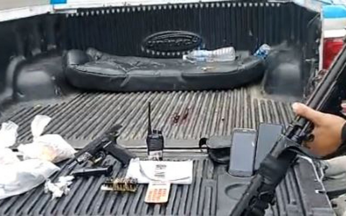 Equipe do 18&ordm; BPM (Jacarepagu&aacute;) apreendeu material que estava em posse do atirador