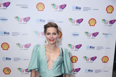 Letícia Colin e mais famosos comparecem ao sexto dia de Festival do Rio