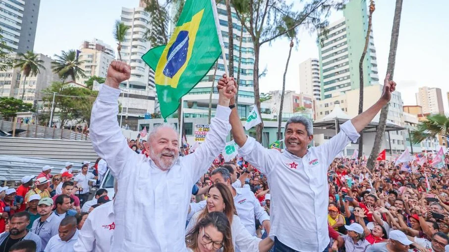 Lula diz que 'falta vergonha na cara da elite' ao culpá-la por fome no Brasil