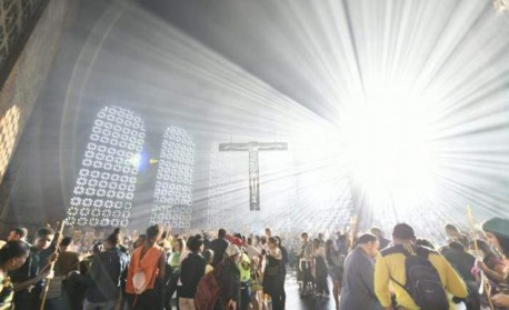 Após dois anos com restrições por conta da pandemia, o Santuário Nacional voltou a receber os devotos com sua capacidade máxima - Reprodução: Gustavo Cabral