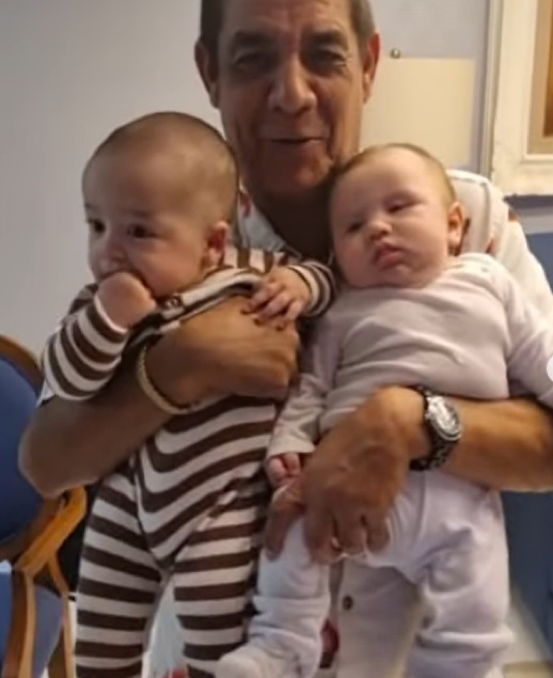 Zeca Pagodinho publica fotos ao lado dos netos - Reprodução do Instagram