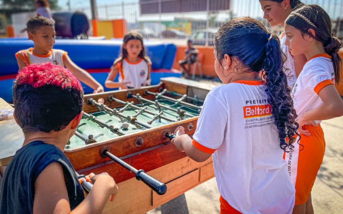 O tot&oacute; estava entre as brincadeiras preferidas na festa da Manoel Gomes