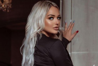 Musa de clube escocês é espancada e mantida como refém por ex-namorado