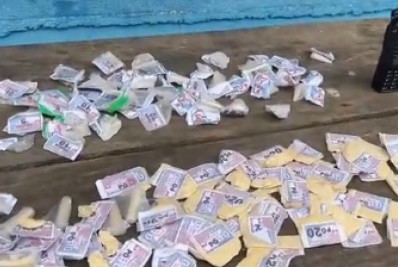 Suspeito é preso com celular roubado e drogas na Chatuba de Mesquita