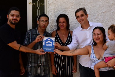 Prefeitura de Maricá entrega 14 casas do Programa Habitar, em Itaocaia Valley
