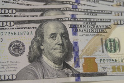 Dólar fecha estável, mesmo com dados de inflação alta nos EUA