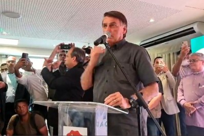 Em campanha no Recife, Bolsonaro diz que Lula 'vai voltar para cadeia'