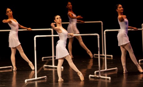 Escola Estadual de Dança Maria Olenewa é a mais antiga escola de dança do país - Reprodução