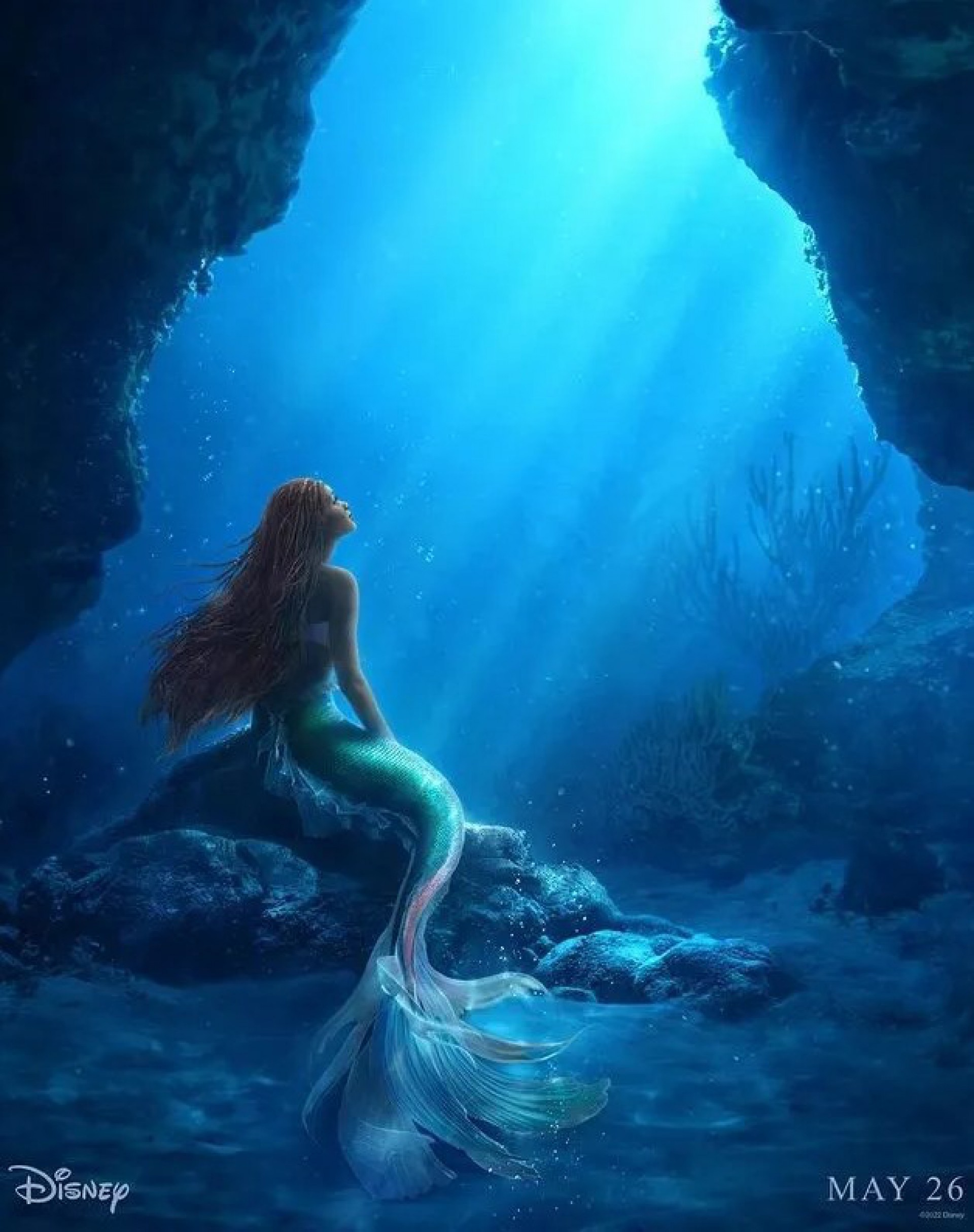 Halle Bailey como Ariel no cartaz oficial do live-action de 'A Pequena Sereia' da Disney  - Divulgação / Disney
