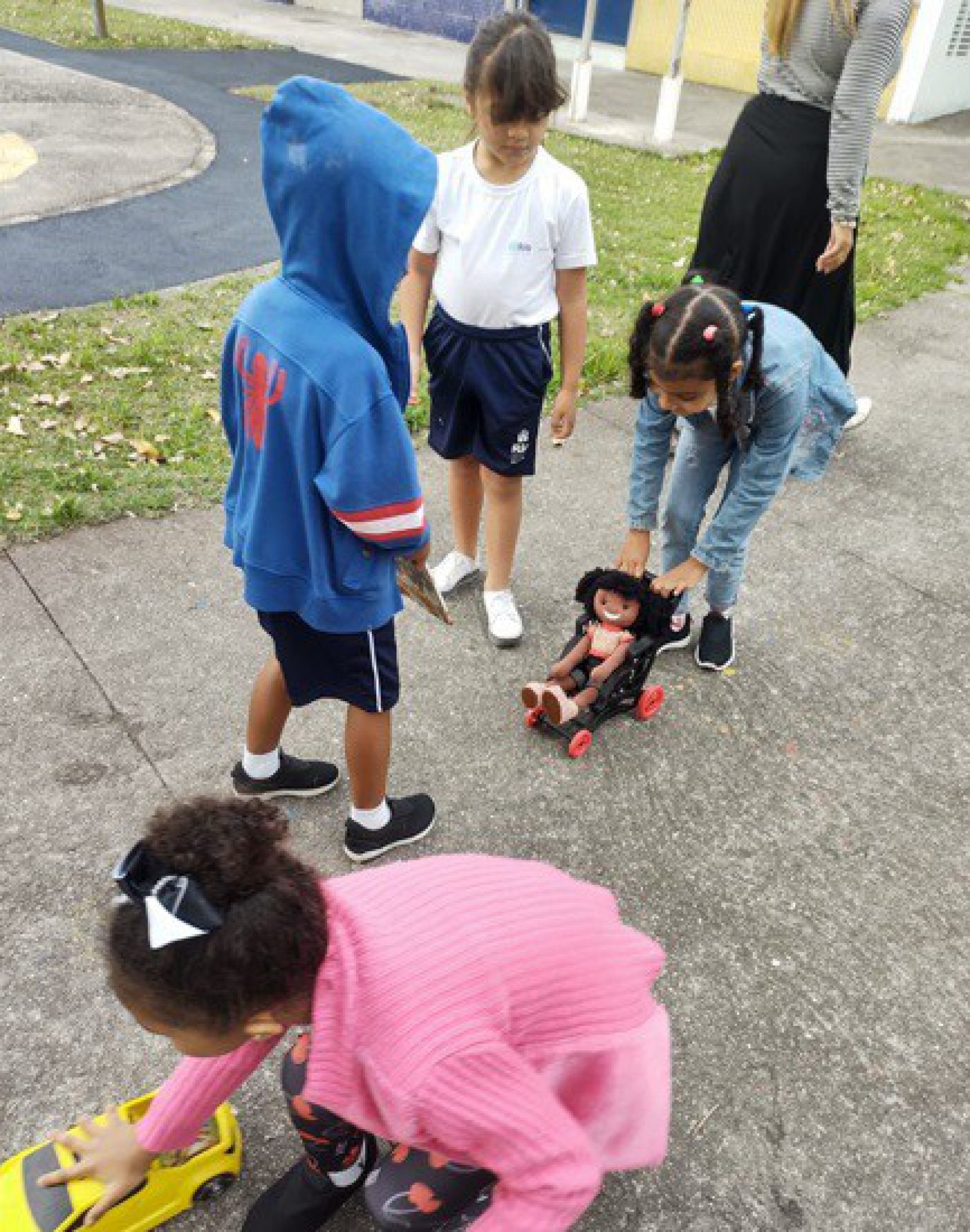 Alunos de escola na Maré no projeto 